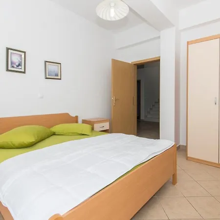 Sleeps 22 With Pool Air Con And Wifi *