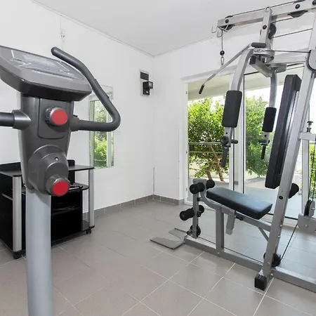 Vila Sleeps 22 With Pool Air Con And Wifi *