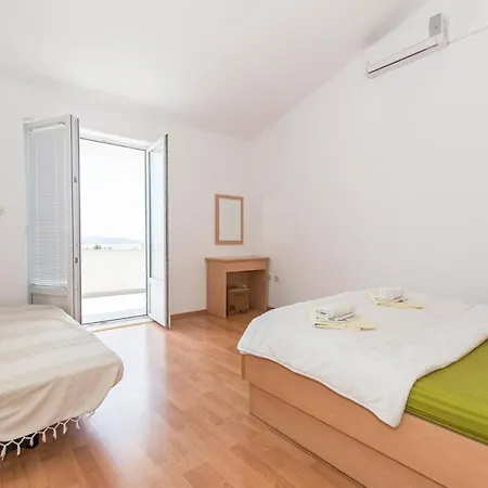 Sleeps 22 With Pool Air Con And Wifi *